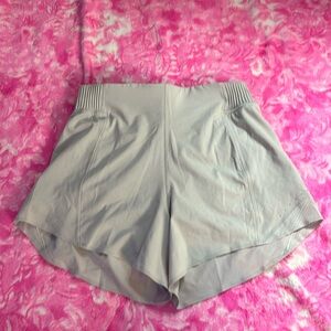 high waisted 4 inch high waisted hotty hot SE shorts in a size 4